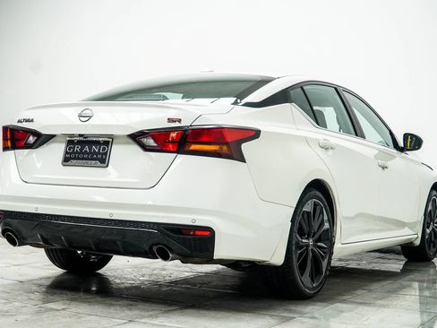 Used 2024 Nissan Altima 2.5 SR FWD image 13
