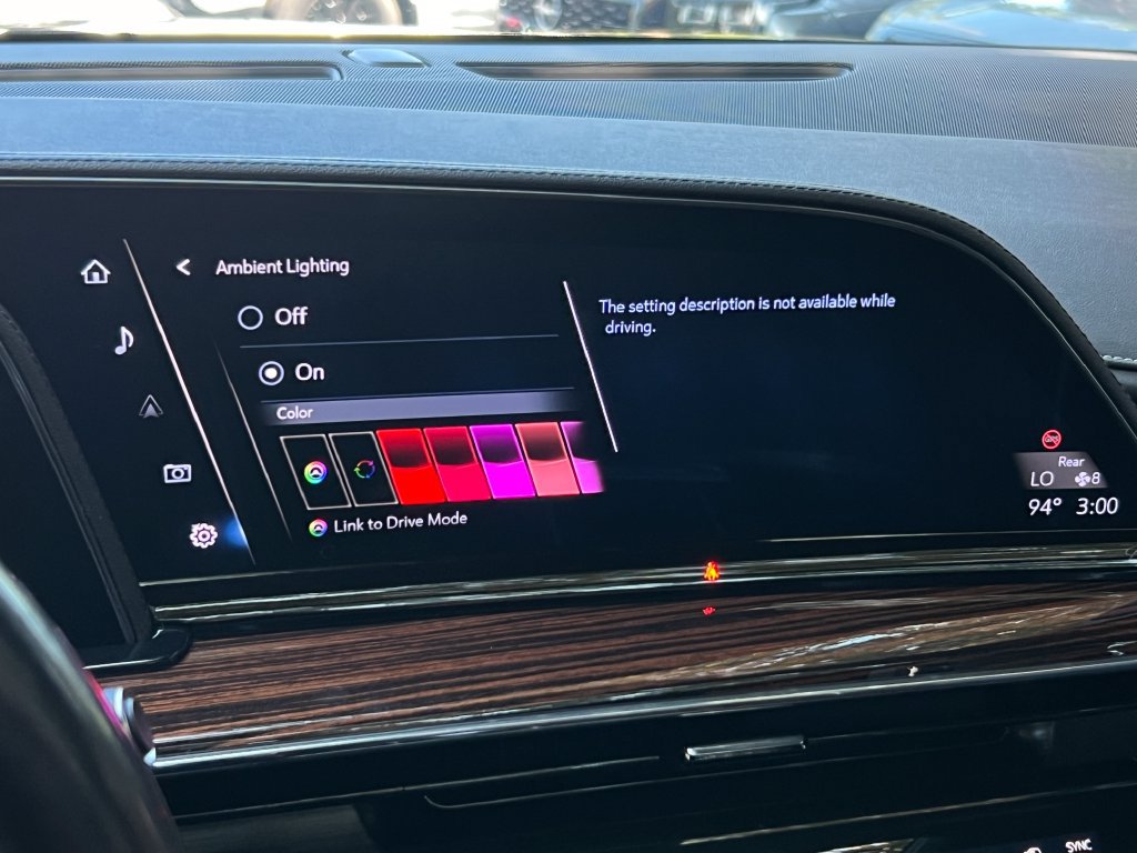 Used 2022 Cadillac Escalade ESV Premium Luxury RWD image 38
