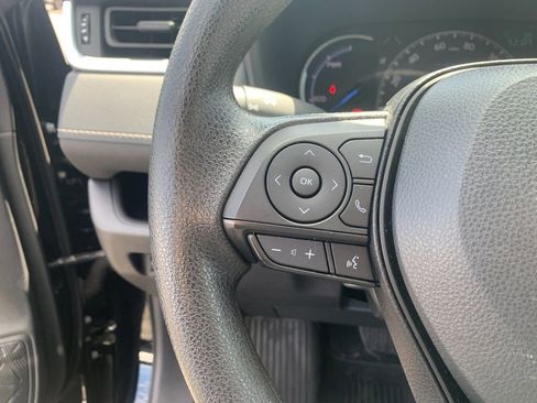 Used 2025 Toyota RAV4 XLE AWD/4WD image 27
