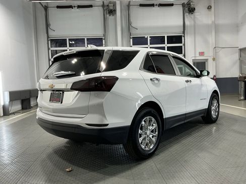 Used 2020 Chevrolet Equinox LS image 39