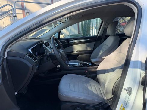 Used 2014 Ford Fusion S image 17