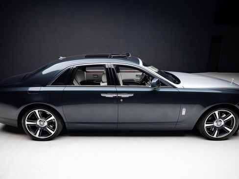 Used 2011 Rolls-Royce Ghost image 35