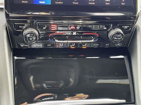 New 2025 Jeep Grand Cherokee L Limited image 32