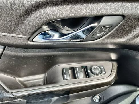 Used 2020 GMC Acadia SLT w/ Driver Alert Package II AWD/4WD image 16