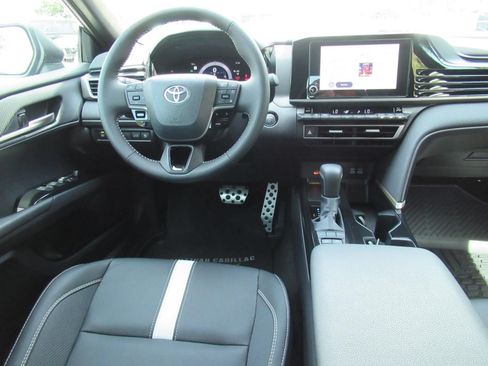 Used 2026 Toyota Camry SE FWD image 12
