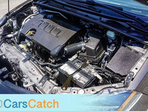 Used 2018 Toyota Corolla LE w/ Carpet Mat Package (TMS) FWD image 32
