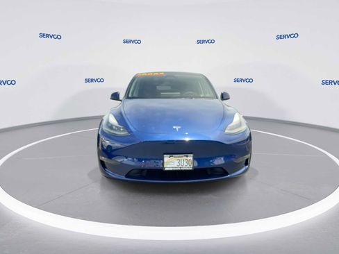 Used 2024 Tesla Model Y Long Range AWD/4WD image 3