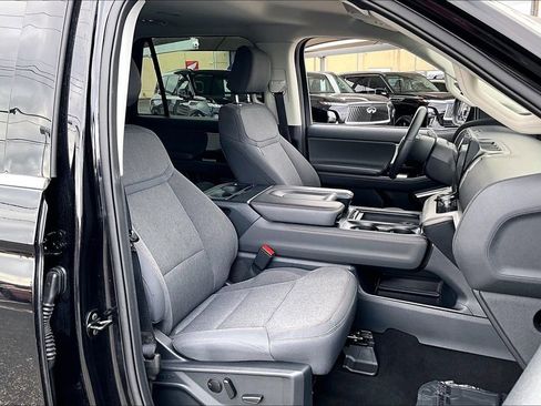 Used 2025 Ford Expedition Max Active AWD/4WD image 10