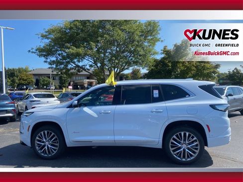 New 2026 Buick Enclave Avenir w/ Super Cruise Package FWD image 10