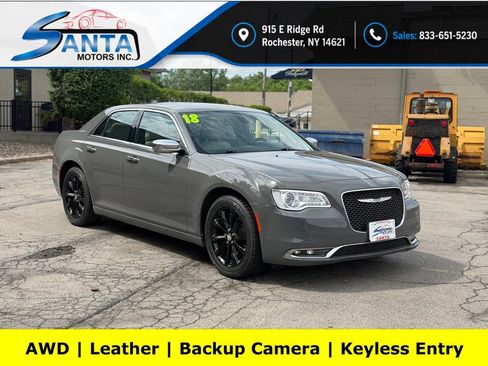 Used 2018 Chrysler 300 Limited AWD/4WD image 3