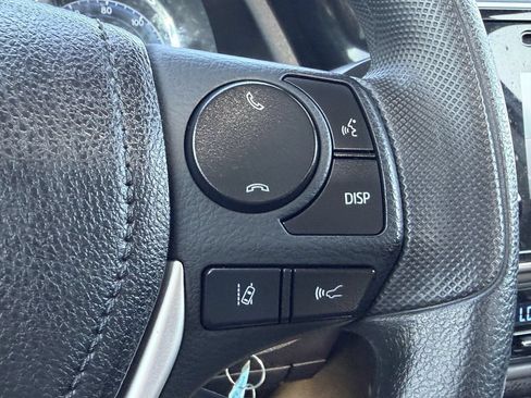 Used 2019 Toyota Corolla LE FWD image 29