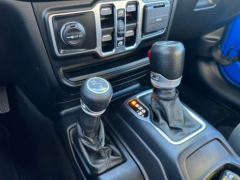 Used 2021 Jeep Wrangler Unlimited Sport image 29