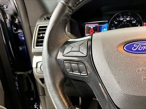 Used 2017 Ford Explorer XLT w/ Equipment Group 202A FWD image 14