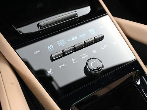 Certified 2025 Porsche Cayenne AWD/4WD image 21