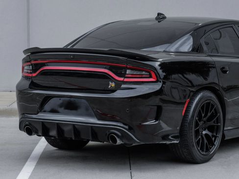 Used 2021 Dodge Charger R/T w/ Blacktop Package RWD image 12