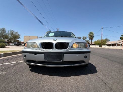 Used 2005 BMW 325xi Sedan AWD/4WD image 5