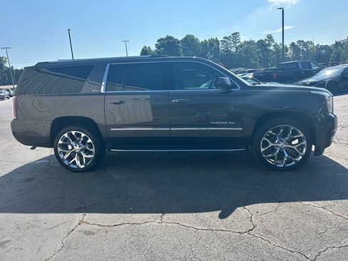 Used 2019 GMC Yukon XL SLT w/ Premium Edition RWD image 5