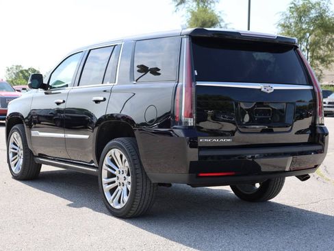 Used 2019 Cadillac Escalade Premium Luxury w/ LPO, Radiant Package AWD/4WD image 11