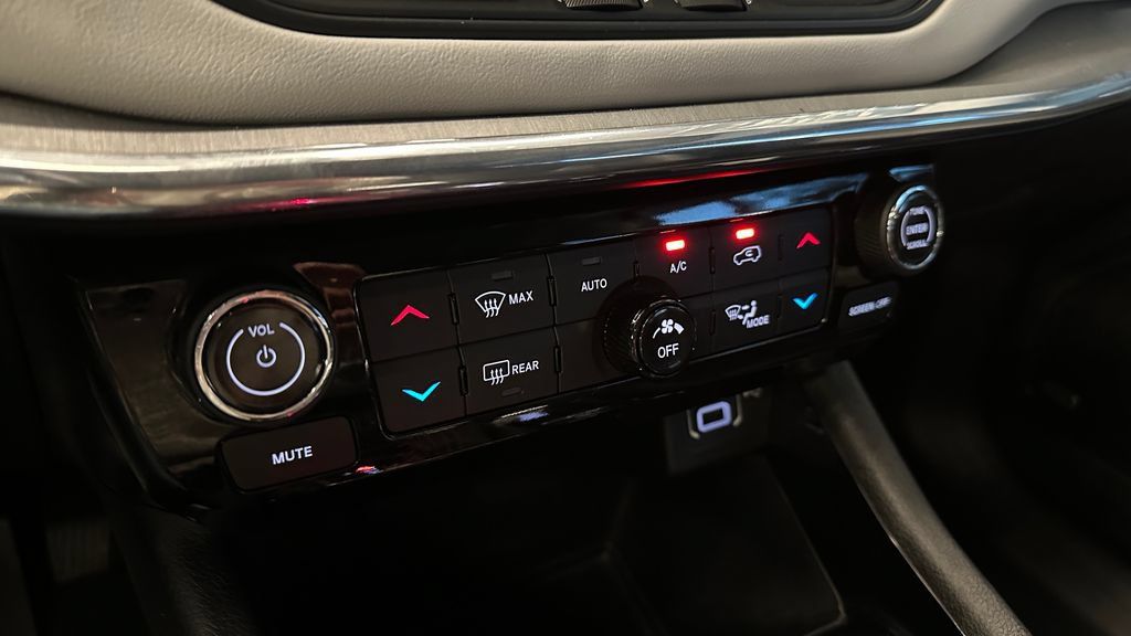 Used 2022 Jeep Compass Limited w/ Sun and Sound Group AWD/4WD image 15