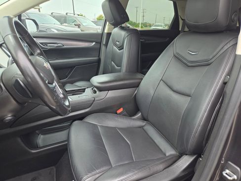 Used 2019 Cadillac XT5 Luxury FWD image 10
