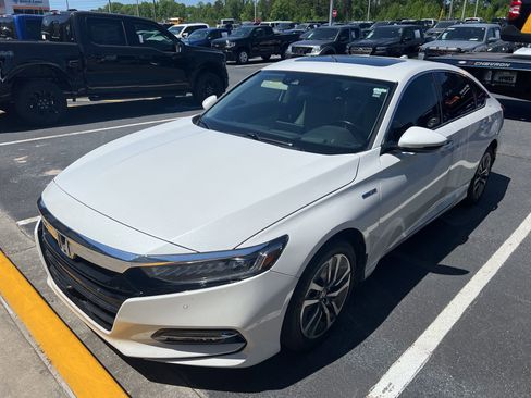 Used 2020 Honda Accord Touring image 1