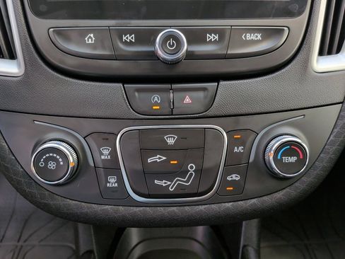 Used 2022 Chevrolet Malibu LS FWD image 25