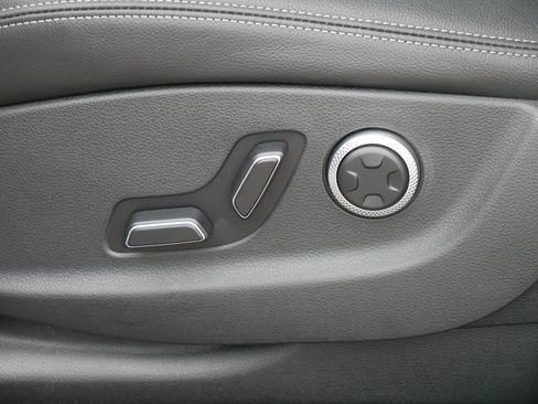 New 2026 Genesis GV70 2.5T Advanced image 6