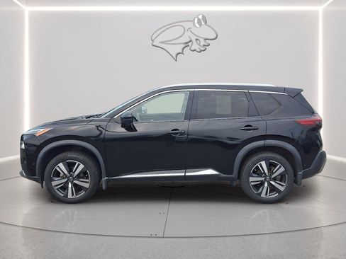 Used 2021 Nissan Rogue Platinum FWD image 2