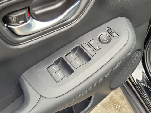 Used 2026 Honda HR-V LX image 17