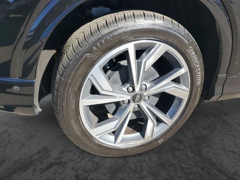 Used 2024 Audi Q4 e-tron Premium Plus w/ Premium Plus image 5