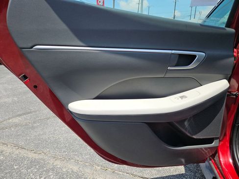 Used 2025 Hyundai Sonata SEL FWD image 18