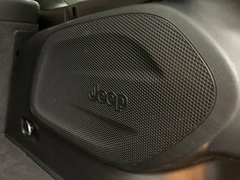 Certified 2020 Jeep Cherokee Limited AWD/4WD image 11