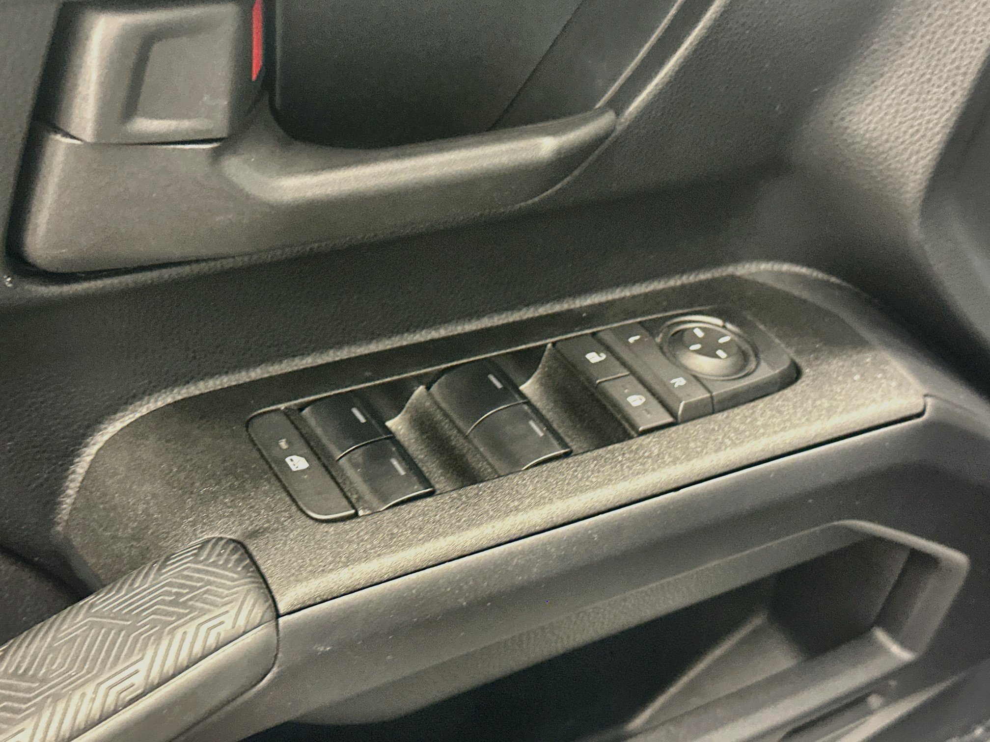 Used 2025 Toyota 4Runner SR5 AWD/4WD image 15