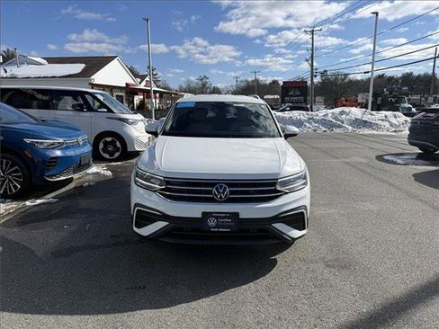 Certified 2022 Volkswagen Tiguan SE image 1