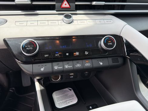 New 2026 Hyundai Elantra Limited FWD image 27