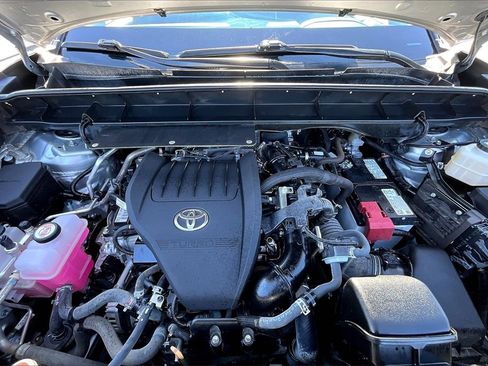 Used 2024 Toyota Highlander LE image 10