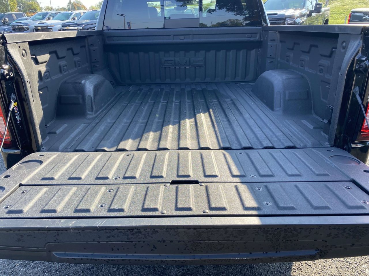 Used 2026 GMC Sierra 1500 AT4 w/ Technology Package AWD/4WD image 18
