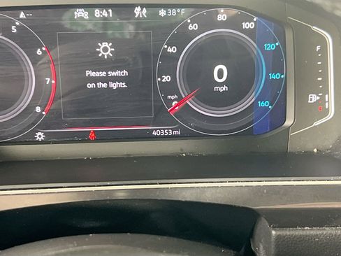 Used 2022 Volkswagen Tiguan SEL R-Line image 12