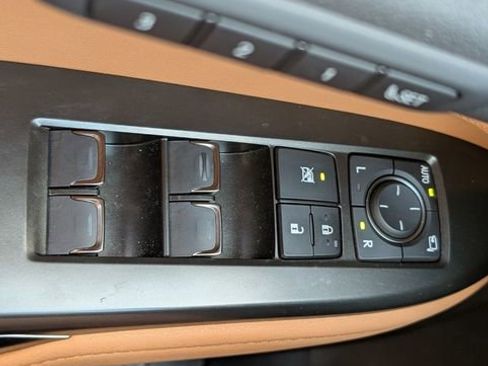 Used 2025 Lexus NX 350 AWD w/ Accessory Package (Z2) image 32