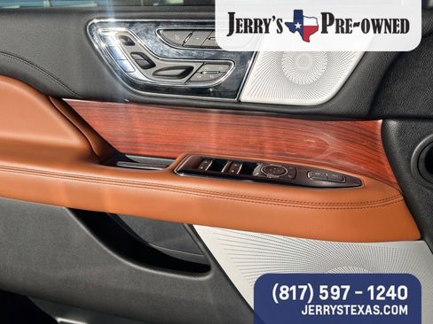 Used 2020 Lincoln Navigator L Reserve w/ Luxury Package image 17