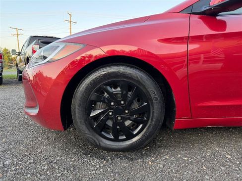 Used 2017 Hyundai Elantra SE FWD image 8