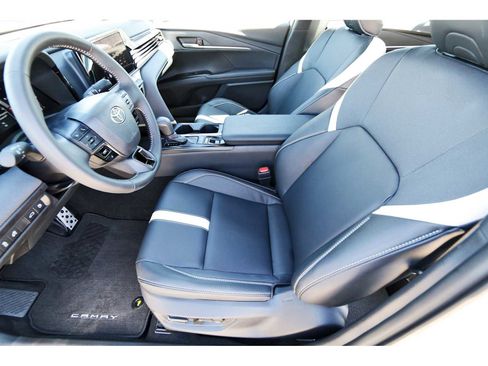 Used 2026 Toyota Camry SE image 11