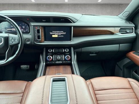 Certified 2023 GMC Yukon Denali Ultimate image 3