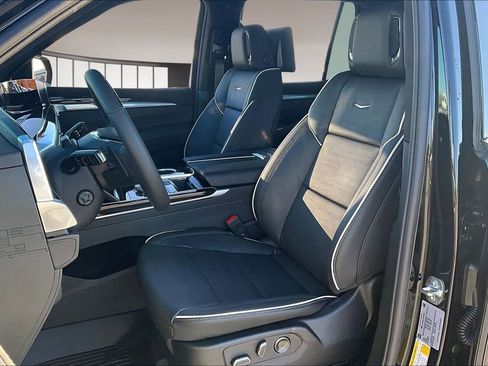 New 2026 Cadillac Escalade Luxury w/ Touring Package image 9