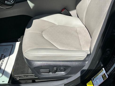 Used 2024 Toyota Camry XSE FWD image 13