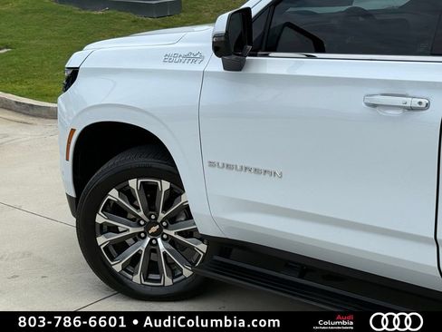 Used 2026 Chevrolet Suburban High Country AWD/4WD image 8