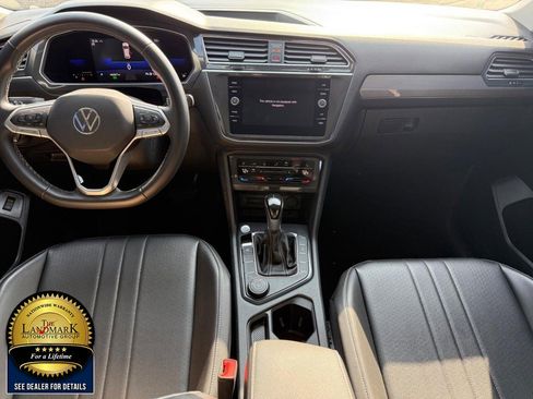 Used 2022 Volkswagen Tiguan SE w/ Panoramic Sunroof Package image 15