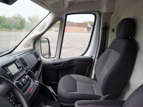 Used 2018 RAM ProMaster 2500 FWD image 13