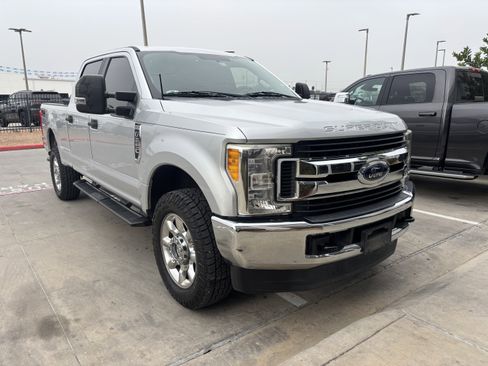 Used 2017 Ford F250 XL w/ STX Appearance Package image 2