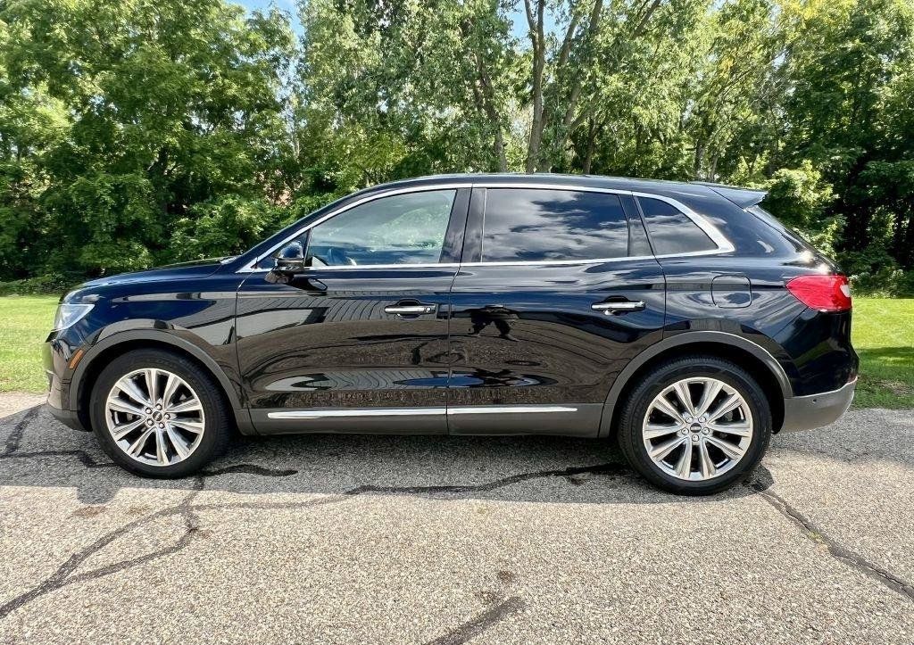Used 2017 Lincoln MKX Reserve w/ Driver Assistance Package AWD/4WD image 1